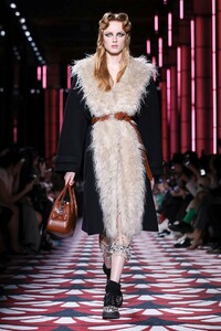 Miu-Miu-RTW-FW20-Paris-3937-1583247871.jpg