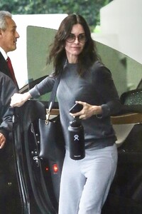 courteney-cox-and-johnny-mcdaid-out-in-beverly-hills-03-12-2020-4.jpg