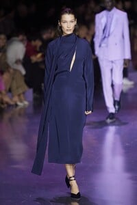 defile-boss-automne-hiver-2020-2021-milan-look-69.thumb.jpg.4f09e0c883f15b7bbf397cb7de70d612.jpg