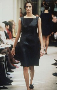 prada-ss-1991-5.thumb.jpg.3bcbddc70f0019a90bb068870f59321f.jpg