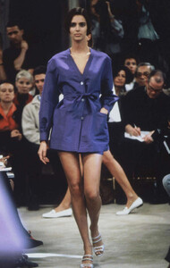 prada-ss-1991-7.thumb.jpg.99b46a94bcbfe06b89a6b58f0f5ffde3.jpg