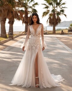 pronovias_91033533_199918904768012_3501631211027052820_n.jpg