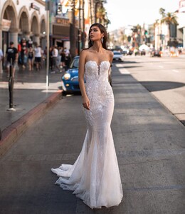 pronovias_91184811_886379135144354_6887153761533985292_n.jpg