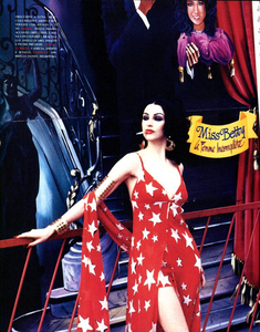 von_Unwerth_Vogue_Italia_June_1992_03.thumb.png.f55996adc5f961e8ee562ba3ccac5622.png