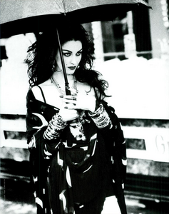 von_Unwerth_Vogue_Italia_June_1992_04.thumb.png.35d7317c5328ea076c1684ffd19a8100.png