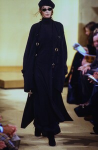 1003401275_donna-karan-fw-1993(10).thumb.jpg.be4b53fe45a109fe442dd49e68001c52.jpg