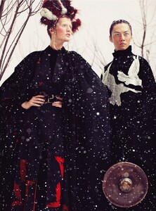 1068838726_voguegermany2012dec4.thumb.jpg.55c8d59956ad8ce0f005e1749e17d3b6.jpg