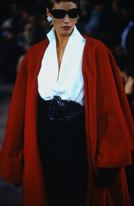 1149047499_christy-donna-karan-fw-1990(10).thumb.jpg.1bc01df68ec1389e18dfa9807b08fd5c.jpg