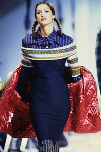 1191959480_jean-paul-gaultier-fw-1992(2).thumb.jpg.16e3f7aa9268306e1e47ff8085112ba0.jpg