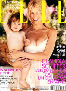 Claudia Schiffer ELLE France July 26, 2006 ph-Sylvie Lancrenon 001.jpg