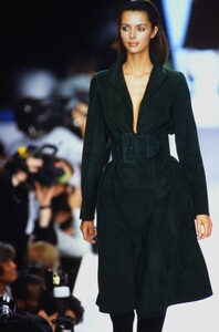 1317981144_donna-karan-fw-1995(6).thumb.jpg.13fe283d8abee7ea06e4629d8beca2f4.jpg