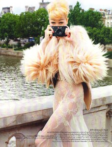 Elle Italia (November 2010) - Funny Couture - 012.jpg