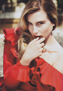 1337179802_Lubomirski_US_Harpers_Bazaar_September_2010_07.thumb.jpg.56f7ddcf6f4293561b111ec3ad398785.jpg