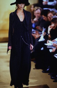 1357883897_donna-karan-fw-1993(17).thumb.jpg.7a5e64c42dd0ab5b379e078c44f2f69a.jpg