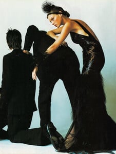 Vogue UK (December 2000) - Black Gold - 002.jpg