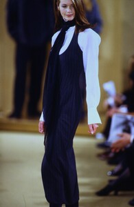 1400233669_donna-karan-fw-1992(9).thumb.jpg.6af03c09a17b680a232e0650d1ff4caf.jpg