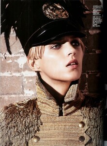 Vogue China (March 2008) - Chic Patrol - 001.jpg