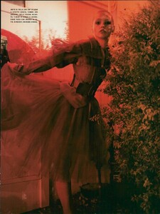 ARCHIVIO - Vogue Italia (March 2007) - The Next Shape - 006.jpg