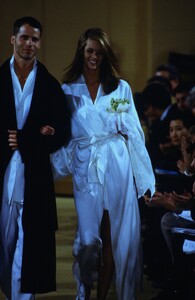 1501338675_donna-karan-fw-1992(11).thumb.jpg.85cdb29294ef2d8f714798009fd9e655.jpg