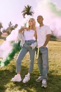 hailey-bieber-jaden-smith-levis-campaign-spring-2020 (8).jpg