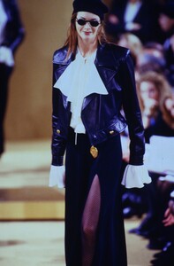 1597575361_donna-karan-ss-1993(1).thumb.jpg.dea33f84c47f9bc2086c8cdbbe918193.jpg