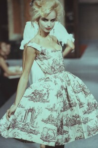 1791157112_vivienne-westwood-ss-1996(5).thumb.jpg.3aad1844d9f5fdef585cceaac4915d96.jpg