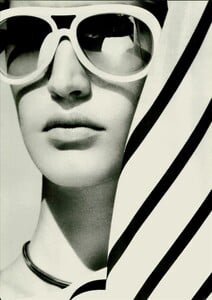 ARCHIVIO - Vogue Italia (May 2005) - Smart Sun - 003.jpg