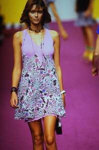 204699255_karl-lagerfeld-spring-1995(18).thumb.jpg.a2c2e308b938d8ee0f41491927e28df9.jpg