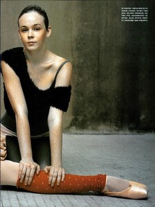 ARCHIVIO - Vogue Italia (August 2000) - Fashion's Great Little - 018.jpg