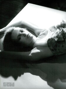 ARCHIVIO - Vogue Italia (March 2005) - A Dream Of A Girl - 005.jpg