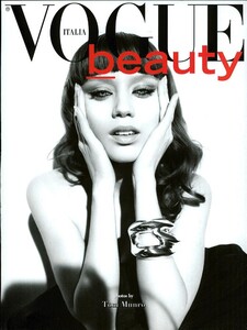 ARCHIVIO - Vogue Italia (July 2007) - Beauty - 001.jpg