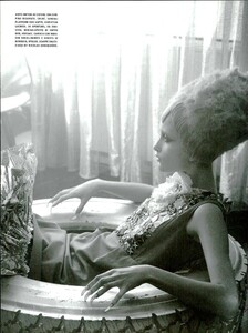 ARCHIVIO - Vogue Italia (February 2007) - The Great Wonder - 004.jpg