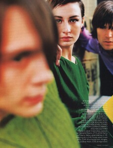 Vogue UK (September 1999) - In The Mix - 006.jpg