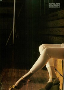 ARCHIVIO - Vogue Italia (March 2004) - A Cool Story - 005.jpg