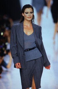 401587765_donna-karan-ss-1995(13).thumb.jpg.0dd1db916848dae33ade91203e4faf00.jpg