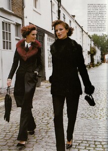 Vogue Italia (December 1997) - Furs Furs - 003.jpg