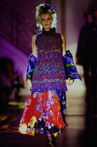 429583313_versace-hc-fw-1993(9).thumb.jpg.2dac0a3ae7cb108d54ce2a9f824d8e97.jpg