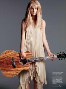 Elle US - 2010 04-257.jpg