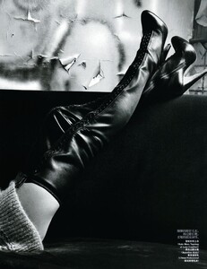 Vogue China (December 2008) - Kate Moss - 010.jpg