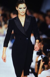 512760174_donna-karan-ss-1995(11).thumb.jpg.cfd934527299647e9d52a5083991a899.jpg