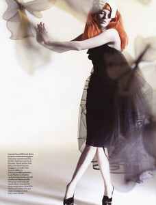 Vogue UK (October 2008) - Sculpture Class - 006.jpg