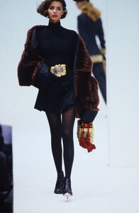 586563350_dolce-gabbana-fw-1992(13).thumb.jpg.b4ca6607fd43b623415165de909a7611.jpg