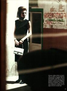 Vogue Germany (November 2008) - Bella Figura - 002.jpg