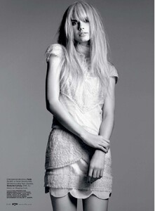 Elle US - 2010 04-258.jpg