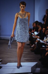 748270284_christy-donna-karan-fw-1990(5).thumb.jpg.aeca4f32a96b5c2b50a2f2ff8f8721ae.jpg