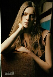 ARCHIVIO - Vogue Italia (March 2004) - A Cool Story - 012.jpg