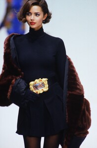 78114631_dolce-gabbana-fw-1992(15).thumb.jpg.a9de7be5d497b775606de71f92ac1f6b.jpg