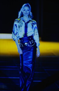 78532586_versace-fw-1992(3).thumb.jpg.e7cf46a7917c1a92bda996d5f548a22a.jpg