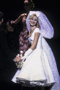 825972196_BetseyJohnson1996WomenRTW105.thumb.jpg.663ccb4feb722bd23acfe2e8792e8008.jpg