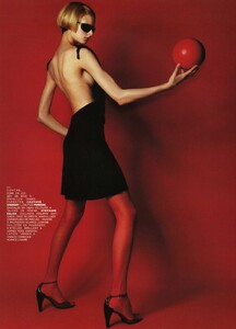 Vogue Paris (April 1999) - L'Essentiel est dans l'accessorie - 008.jpg